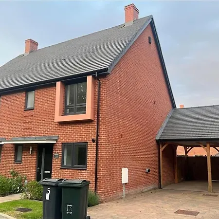 Ashford Retreat - Luxury Home With Double Parking Extérieur photo