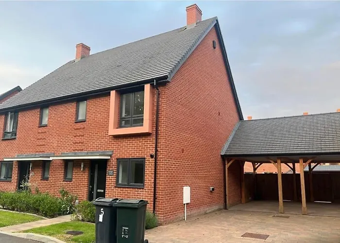 Ashford Retreat - Luxury Home With Double Parking